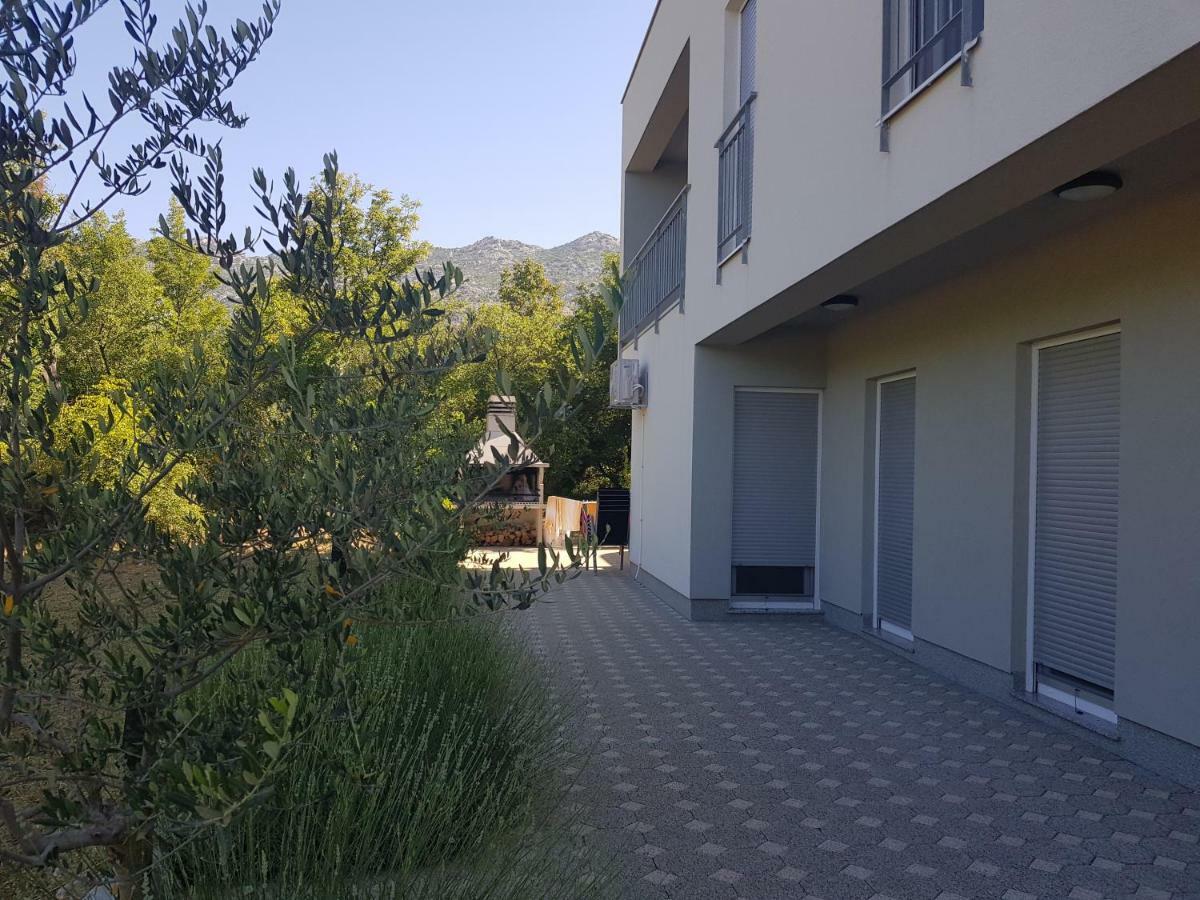 סלינה Apartmani Jozic מראה חיצוני תמונה